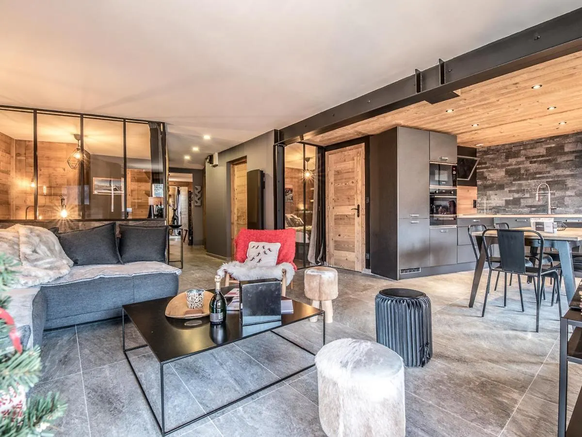 Appartement Spacieux A Meribel Avec Balcon Et Conciergerie - Fr-1-613-16
