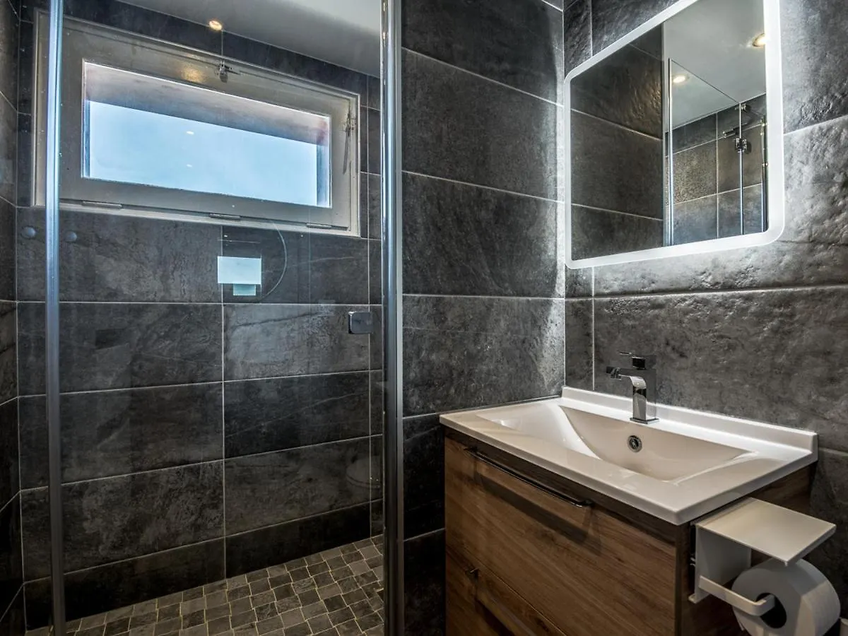 Appartement Spacieux A Meribel Avec Balcon Et Conciergerie - Fr-1-613-16 France